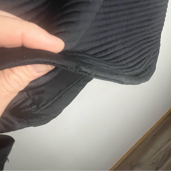 Under Armour Golf Vest Men Medium Black Cold gear Full Zip Quilted Loose Fit - Picture 6 of 9